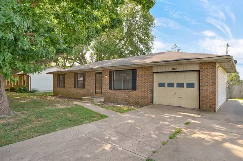 102 E Scott Wayne Dr, Nixa, MO 65714 photo 3