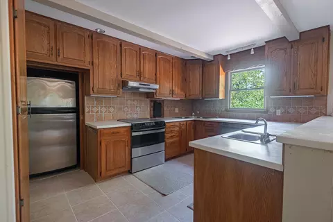 Kitchen - 4439 E Fox Bluff Ln, Springfield, MO 65809 photo 1 of 3