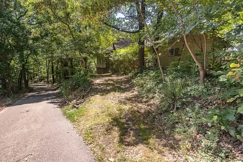 Exterior - 4439 E Fox Bluff Ln, Springfield, MO 65809 photo 2 of 13