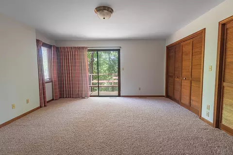 Bedroom - 4439 E Fox Bluff Ln, Springfield, MO 65809 photo 2 of 6