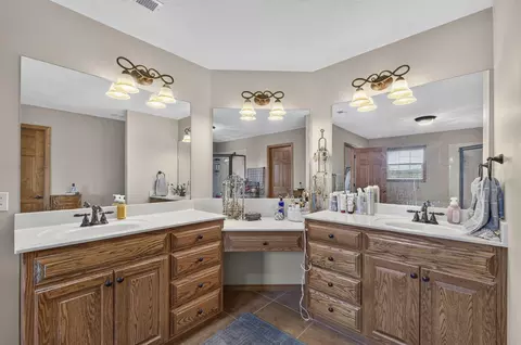 Bath - 1004 N 22nd Ave, Ozark, MO 65721 photo 2 of 5