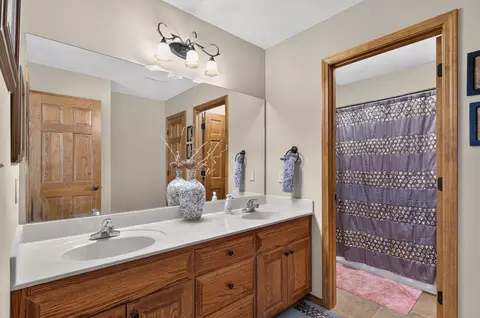 Bath - 1004 N 22nd Ave, Ozark, MO 65721 photo 5 of 5