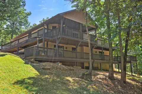 5 Rockdale Rd, Kimberling City, MO 65686