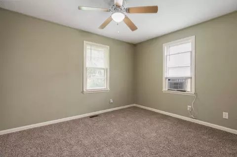 Bedroom - 1401 W Florida St, Springfield, MO 65803 photo 3 of 3