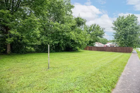 Exterior - 1401 W Florida St, Springfield, MO 65803 photo 4 of 4