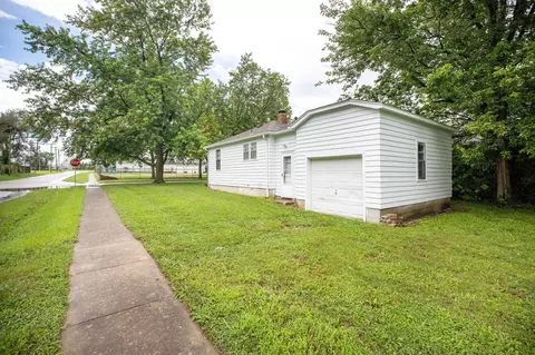 Exterior - 1401 W Florida St, Springfield, MO 65803 photo 3 of 4