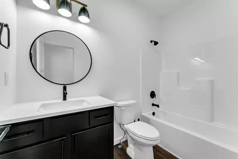 Bath - 2617 W Goldfinch Dr, Ozark, MO 65721 photo 3 of 4