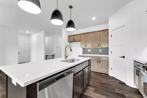 Kitchen - 2617 W Goldfinch Dr, Ozark, MO 65721 photo 3 of 4