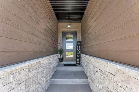 Entry Way - 2617 W Goldfinch Dr, Ozark, MO 65721 photo 1 of 7