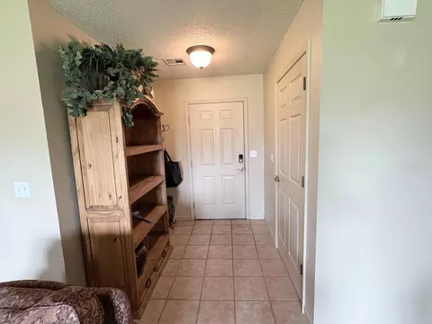 Entry Way - 3843 W Cloverleaf Ter, Battlefield, MO 65619 photo 2 of 3