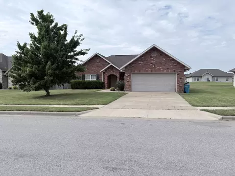 Exterior - 3843 W Cloverleaf Ter, Battlefield, MO 65619 photo 2 of 10
