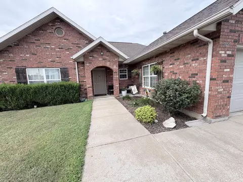 Exterior - 3843 W Cloverleaf Ter, Battlefield, MO 65619 photo 8 of 10
