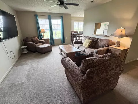 Living - 3843 W Cloverleaf Ter, Battlefield, MO 65619 photo 4 of 5