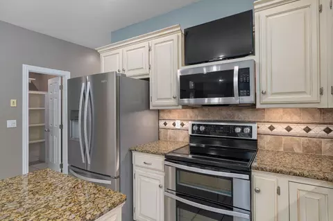 Kitchen - 2188 S Celebration Ave, Springfield, MO 65809 photo 5 of 5