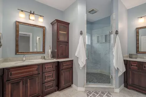 Bath - 2188 S Celebration Ave, Springfield, MO 65809 photo 2 of 5