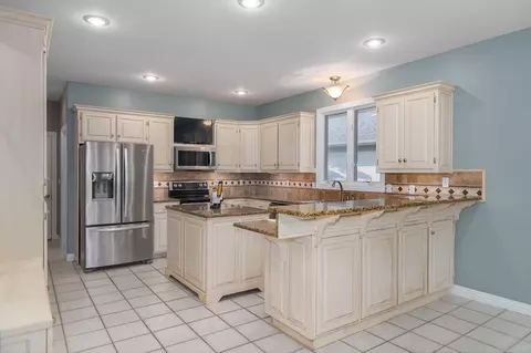 Kitchen - 2188 S Celebration Ave, Springfield, MO 65809 photo 2 of 5