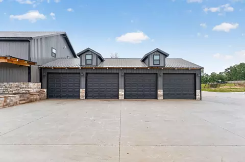 Exterior - 250 Aviation Ave, Ozark, MO 65721 photo 5 of 19