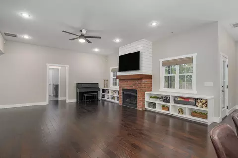 Living - 676 Greer Ave, Nixa, MO 65714 photo 1 of 2