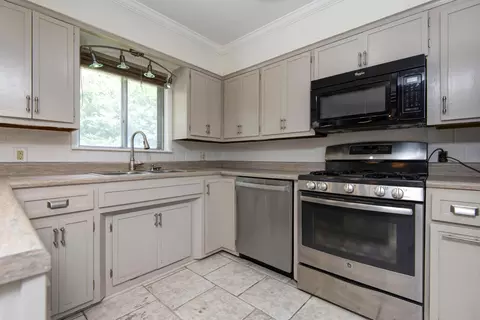 Kitchen - 2619 E Stanford St, Springfield, MO 65804 photo 1 of 3
