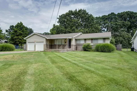 Exterior - 2619 E Stanford St, Springfield, MO 65804 photo 9 of 9