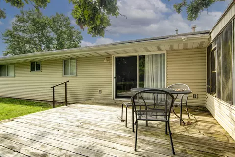 Exterior - 2619 E Stanford St, Springfield, MO 65804 photo 6 of 9