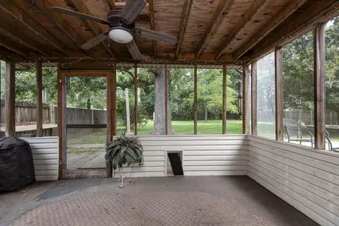 Exterior - 2619 E Stanford St, Springfield, MO 65804 photo 4 of 9