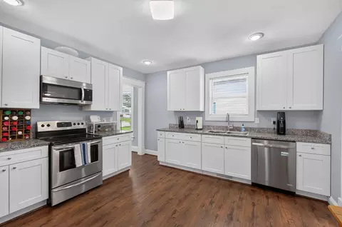 Kitchen - 1040 W State St, Springfield, MO 65806 photo 1 of 2