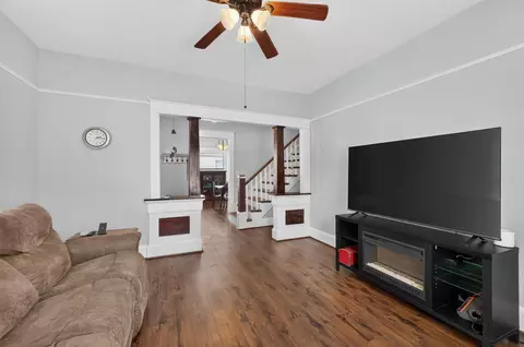 Entry Way - 1040 W State St, Springfield, MO 65806 photo 1 of 4