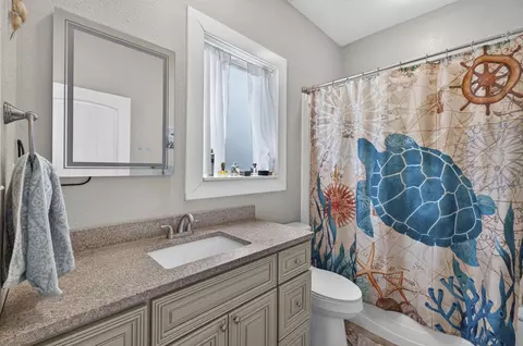 Bath - 1040 W State St, Springfield, MO 65806 photo 2 of 3