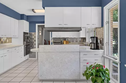 Kitchen - 520 Parnell Dr, Branson, MO 65616 photo 4 of 5