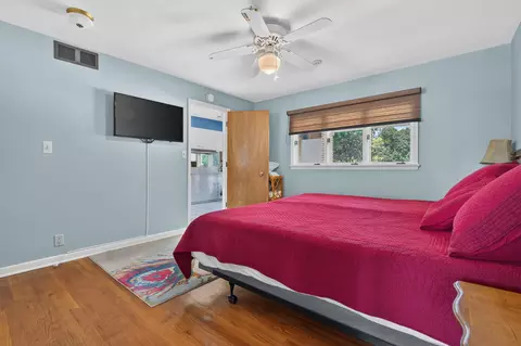 Bedroom - 520 Parnell Dr, Branson, MO 65616 photo 7 of 8