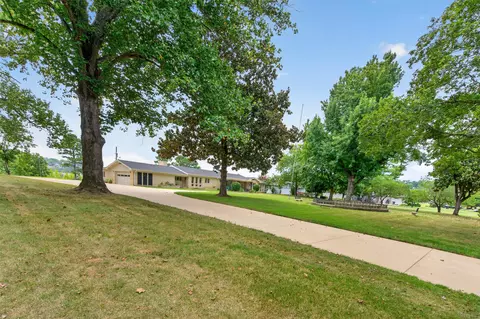 Exterior - 520 Parnell Dr, Branson, MO 65616 photo 15 of 16