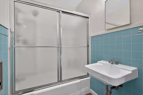 Bath - 520 Parnell Dr, Branson, MO 65616 photo 7 of 7