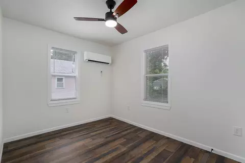 Bedroom - 220 E Olive St, Mount Vernon, MO 65712 photo 2 of 2