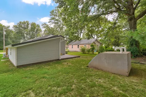 Exterior - 220 E Olive St, Mount Vernon, MO 65712 photo 4 of 6
