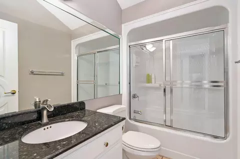 Bath - 14 Dalton Cir, Branson, MO 65616 photo 5 of 8