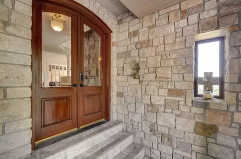 Entry Way - 14 Dalton Cir, Branson, MO 65616 photo 2 of 7
