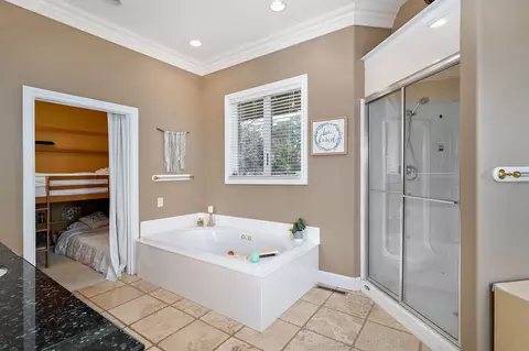 Bath - 14 Dalton Cir, Branson, MO 65616 photo 2 of 8