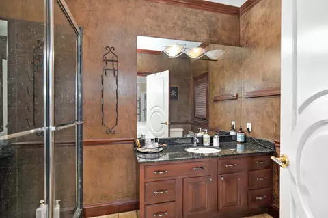Bath - 14 Dalton Cir, Branson, MO 65616 photo 7 of 8