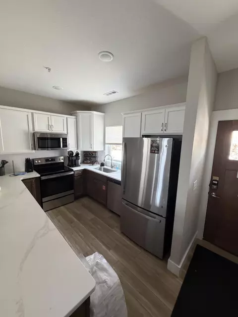 Kitchen - 135 Chateau Mountain Ln, Branson, MO 65616 photo 1 of 2