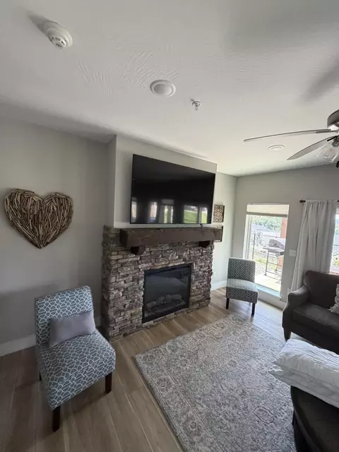 Living - 135 Chateau Mountain Ln, Branson, MO 65616 photo 2 of 2