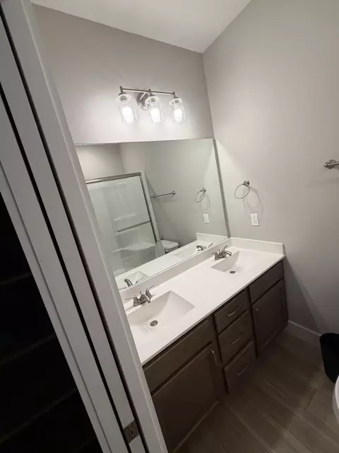 Bath - 135 Chateau Mountain Ln, Branson, MO 65616 photo 2 of 2
