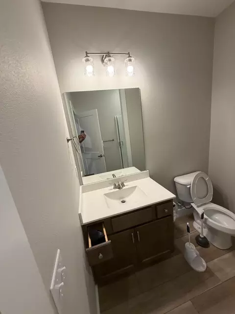 Bath - 135 Chateau Mountain Ln, Branson, MO 65616 photo 1 of 2