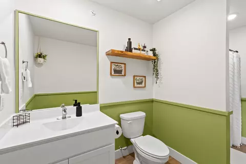 Bath - 403 Veterans Blvd #401, Branson, MO 65616 photo 3 of 5