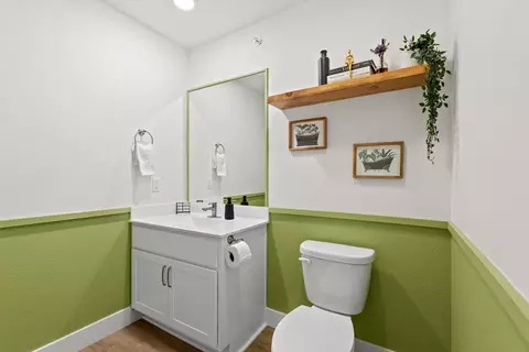 Bath - 403 Veterans Blvd #401, Branson, MO 65616 photo 2 of 5
