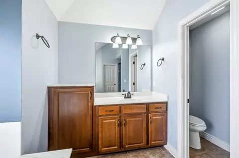 Bath - 1504 S Blockade Rd, Republic, MO 65738 photo 4 of 5