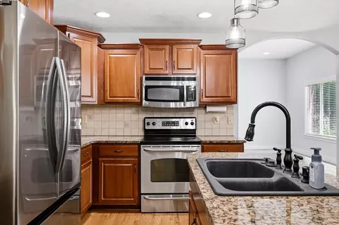 Kitchen - 1504 S Blockade Rd, Republic, MO 65738 photo 4 of 5