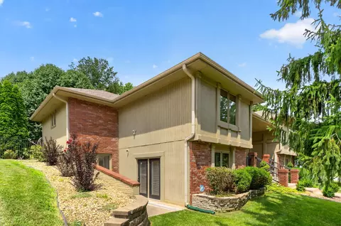 Exterior - 5809 S Clay Ave, Springfield, MO 65810 photo 3 of 8