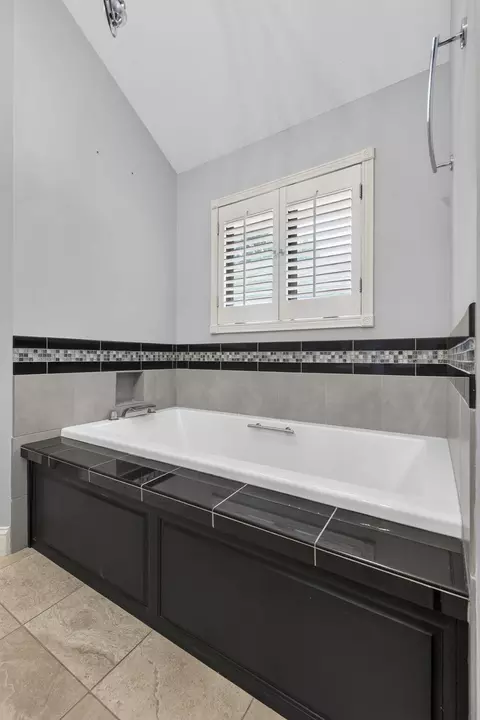 Bath - 5809 S Clay Ave, Springfield, MO 65810 photo 3 of 6