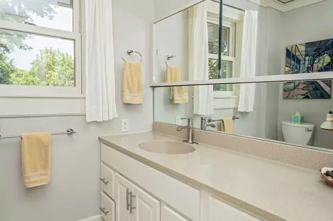 Bath - 941 S Pickwick Ave, Springfield, MO 65804 photo 4 of 4